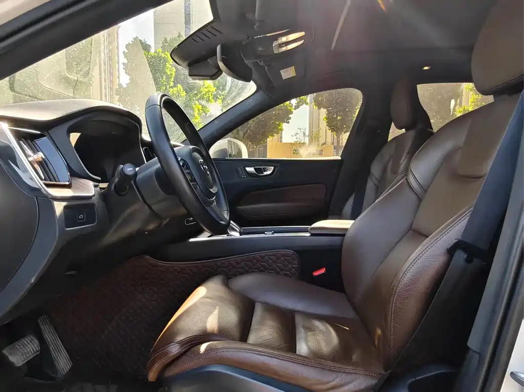 Volvo XC60 B5 4 WD Smart Vision Luxury