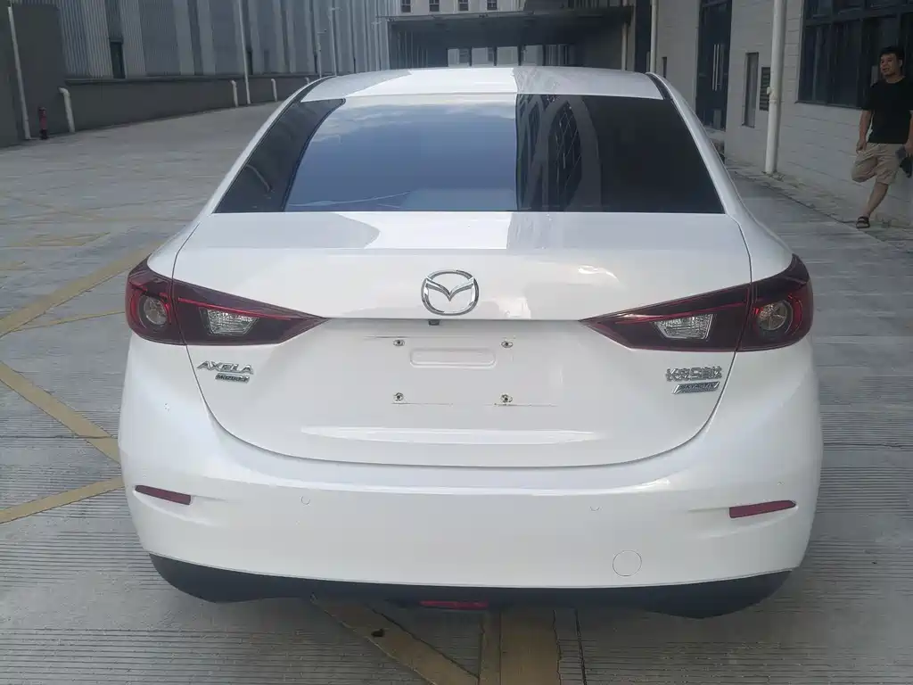 Mazda 3 Axela Sedan 1.5 L Auto Luxury