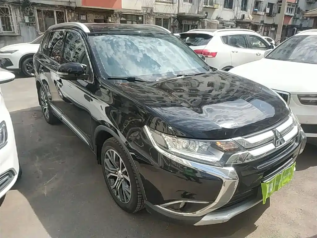 Outlander 2.0 L 2 WD Glory 5-seat