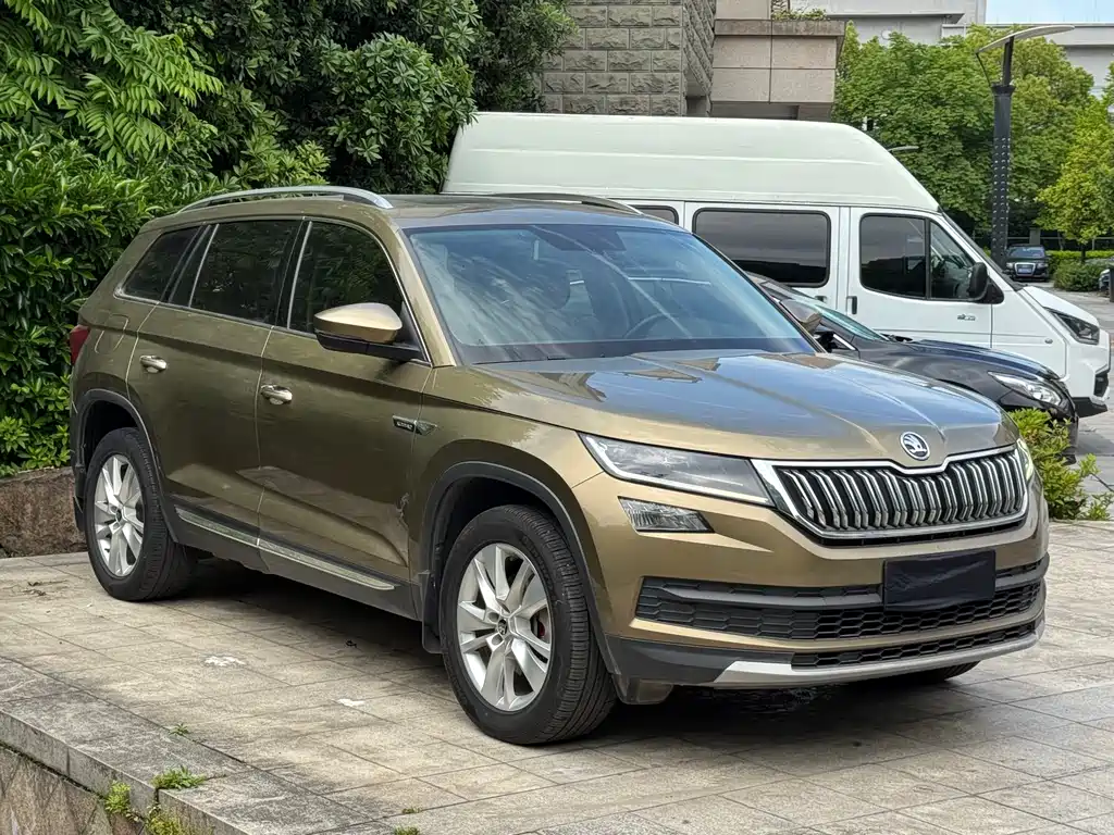Kodiaq Facelift TSI330 7-seat 2 WD Luxury Enjoyment