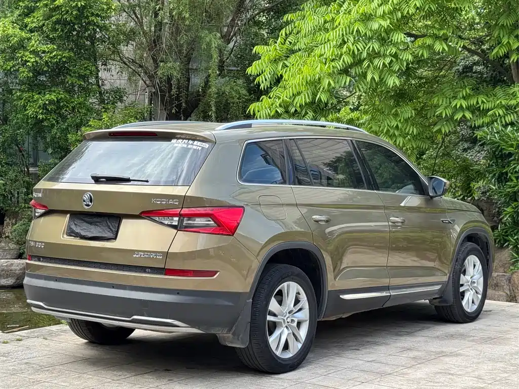Kodiaq Facelift TSI330 7-seat 2 WD Luxury Enjoyment