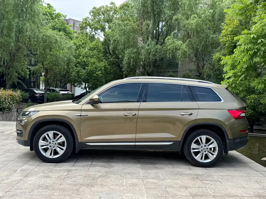 Kodiaq Facelift TSI330 7-seat 2 WD Luxury Enjoyment