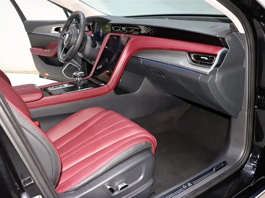 Hongqi H5 2.0 T Auto Connected Flagship