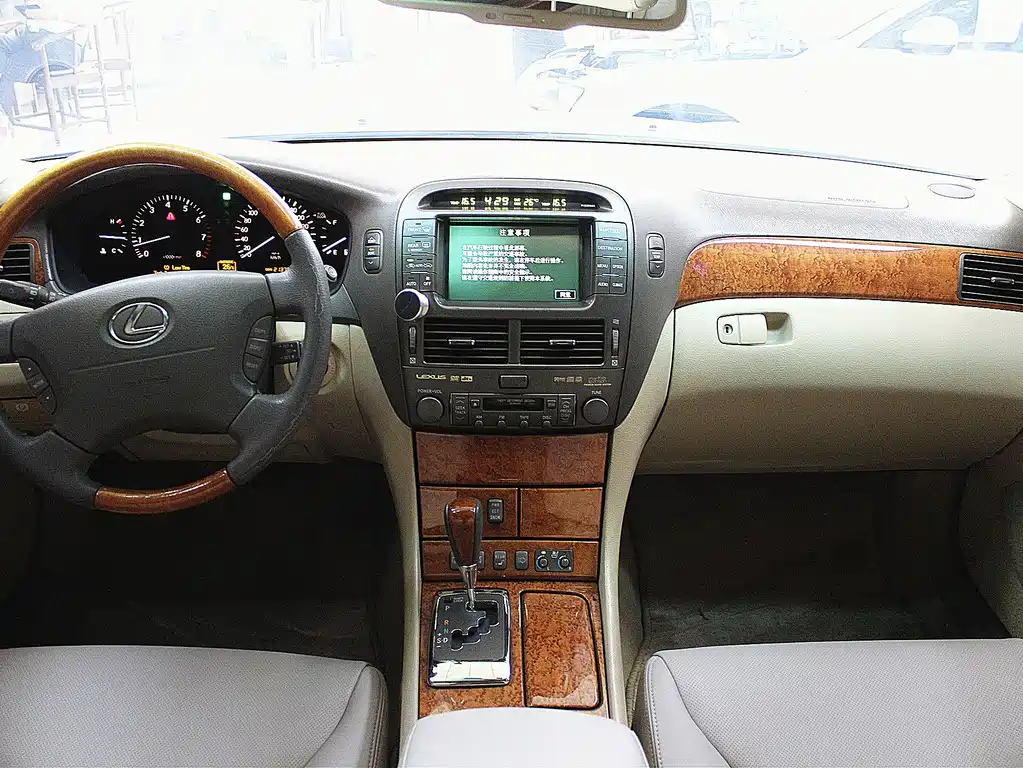 Lexus LS 430