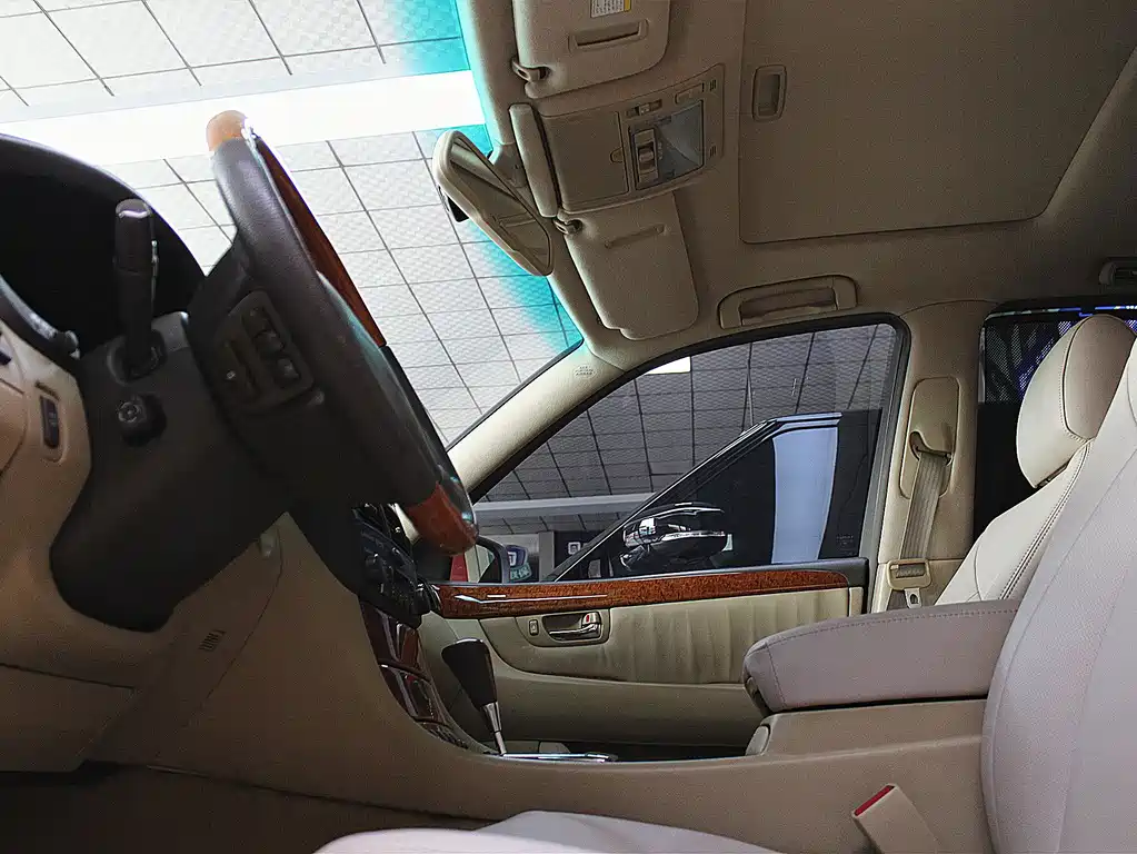 Lexus LS 430