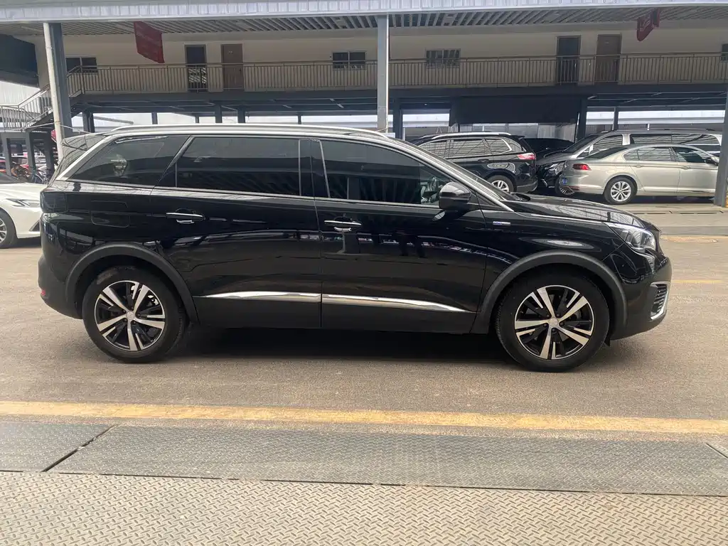 Peugeot 5008 350 THP 7-seat Elite