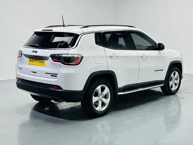 Compass 200 T Auto Home Enjoyment