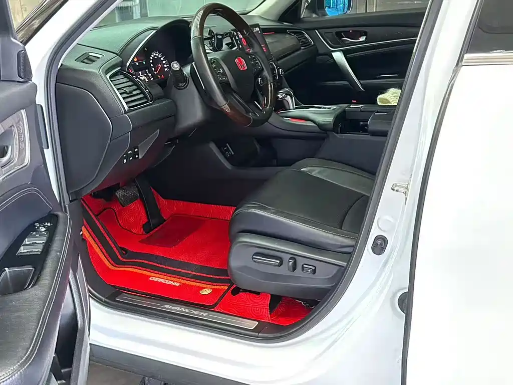 Avancier 240 TURBO 2 WD Luxury