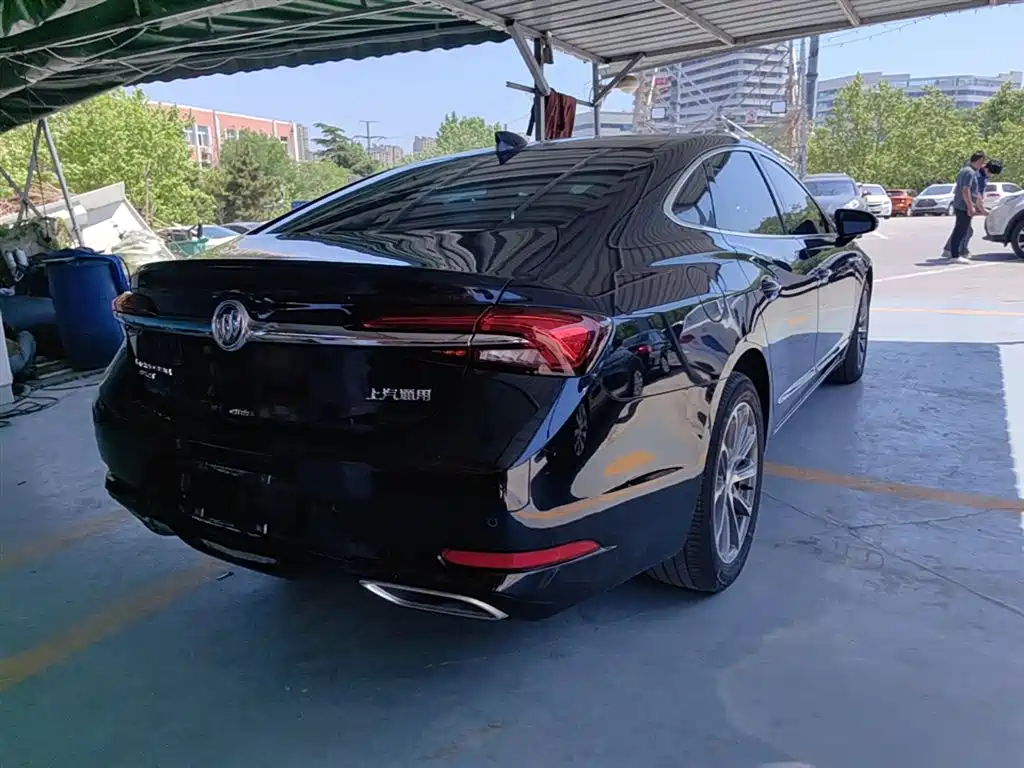 LaCrosse 652 T Luxury