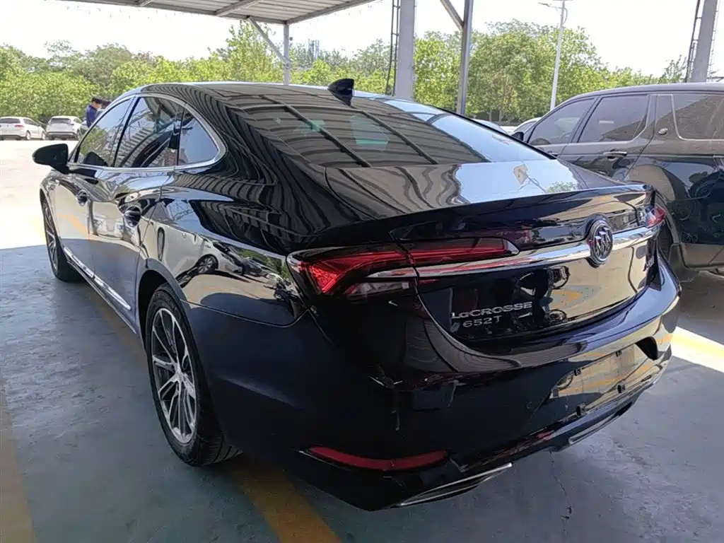 LaCrosse 652 T Luxury