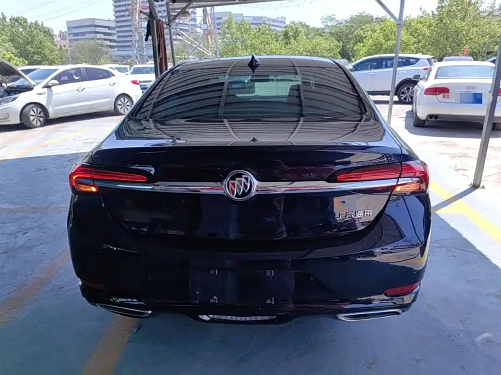 LaCrosse 652 T Luxury