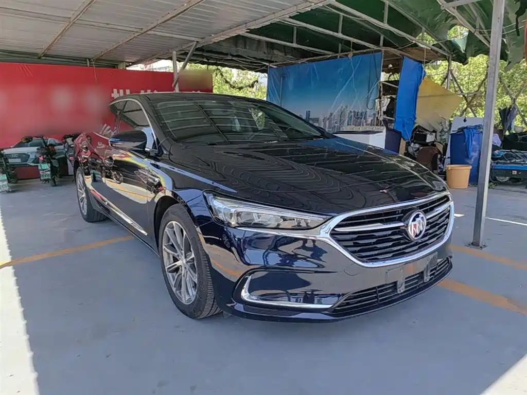 LaCrosse 652 T Luxury