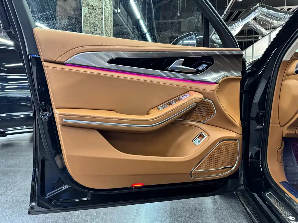 Hongqi H9 2.0 T Connected Flagship Enjoyment
