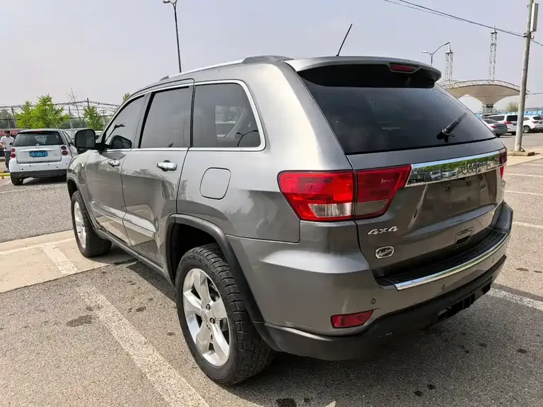 Jeep Grand Cherokee (Import) 大切诺基进口 2013款 3.6 L 旗舰尊崇版