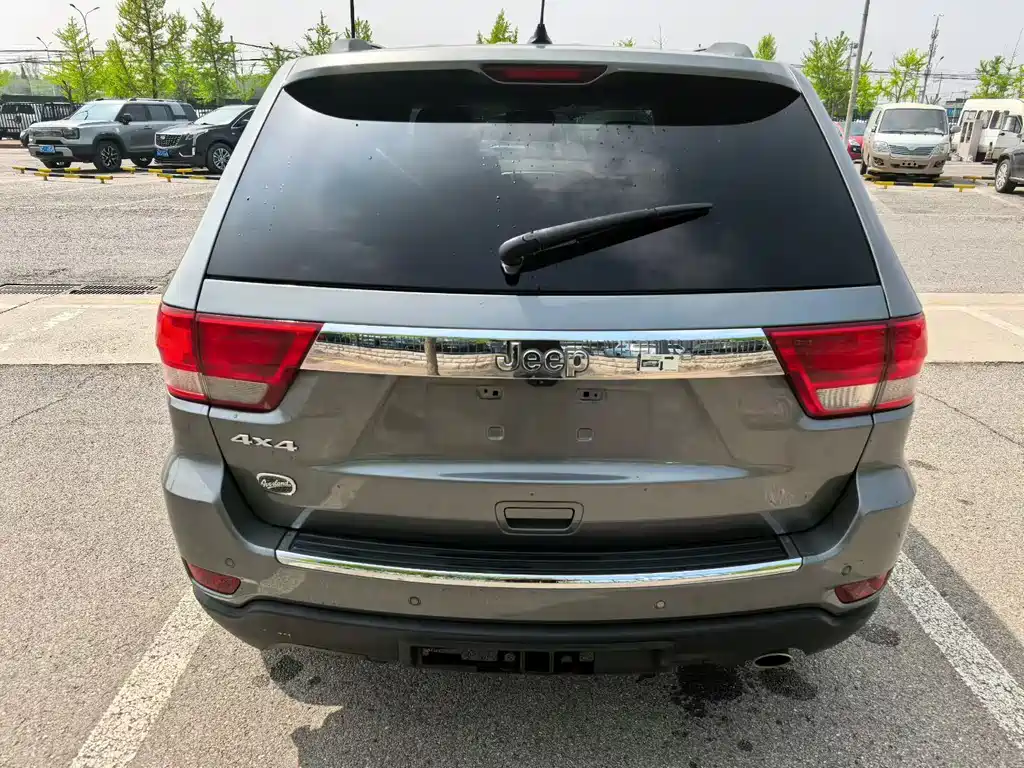 Grand Cherokee (Import) 大切诺基进口 2013款 3.6 L 旗舰尊崇版