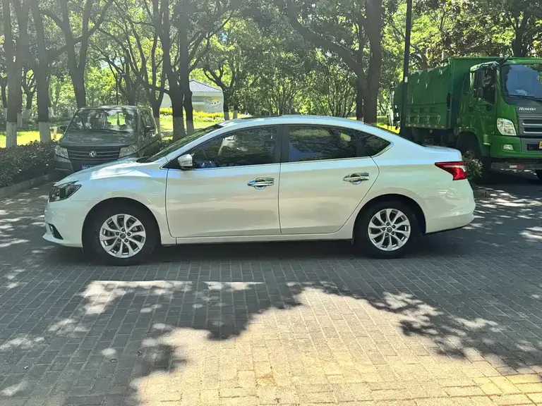 Nissan Sylphy 1.6 XV CVT Connected Premium CN-VI