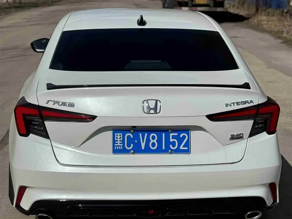 Integra 240 TURBO CVT Phantom Night · Tech