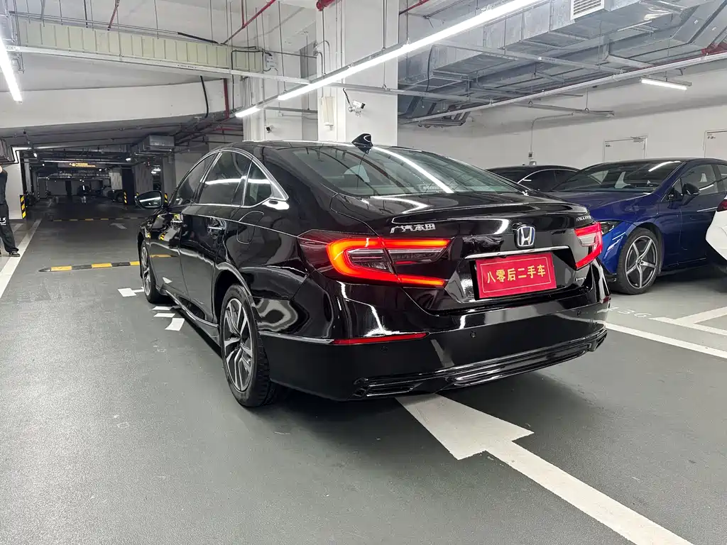 Accord Sharp· Hybrid 2.0 L Sharp Leading