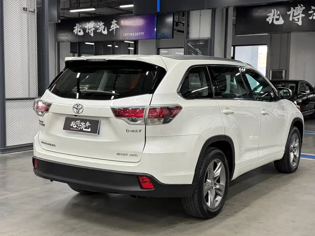 Highlander 2.0 T 4 WD Luxury 7-seat