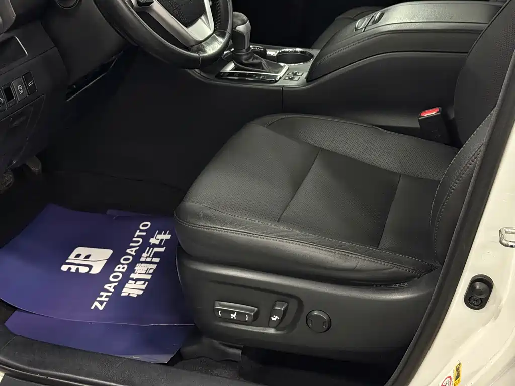 Highlander 2.0 T 4 WD Luxury 7-seat