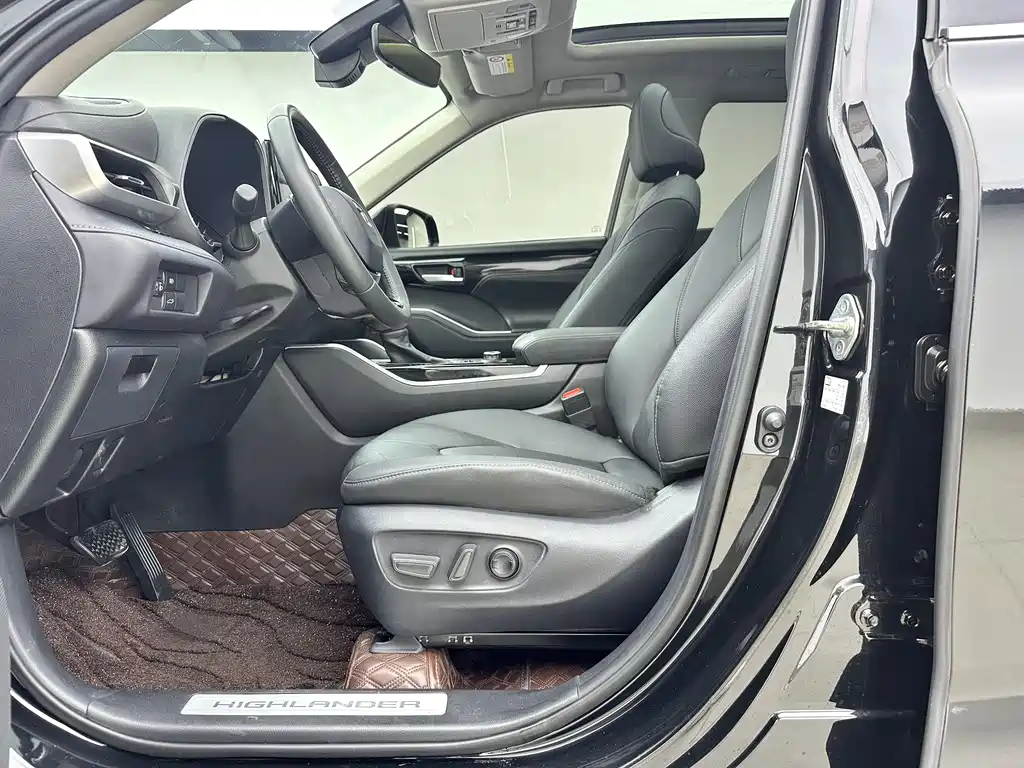 Highlander 380 T 4 WD Distinguished 7-seat