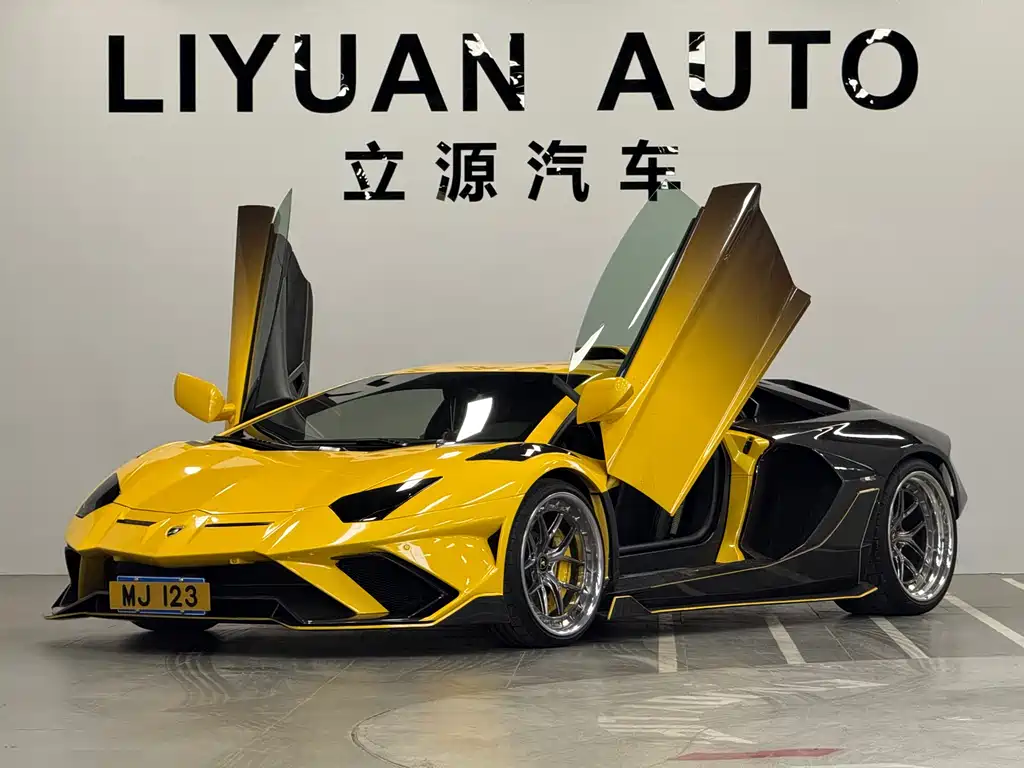Aventador LP 700-4