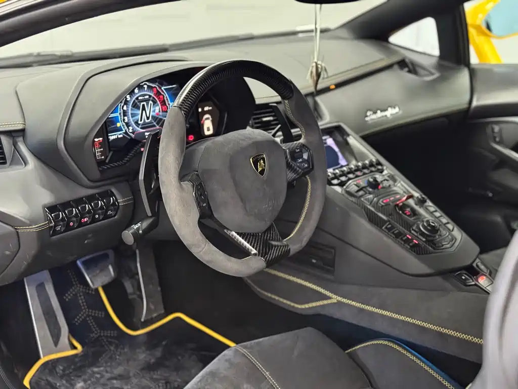 Aventador LP 700-4