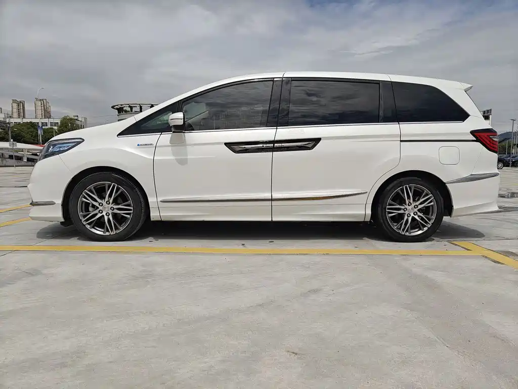 Elysion 2.0 L Hybrid Luxury