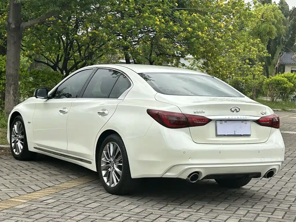 Infiniti Q50 L 2.0 T Progressive Enjoyment CN-VI