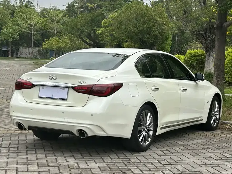 Infiniti Q50 L 2.0 T Progressive Enjoyment CN-VI