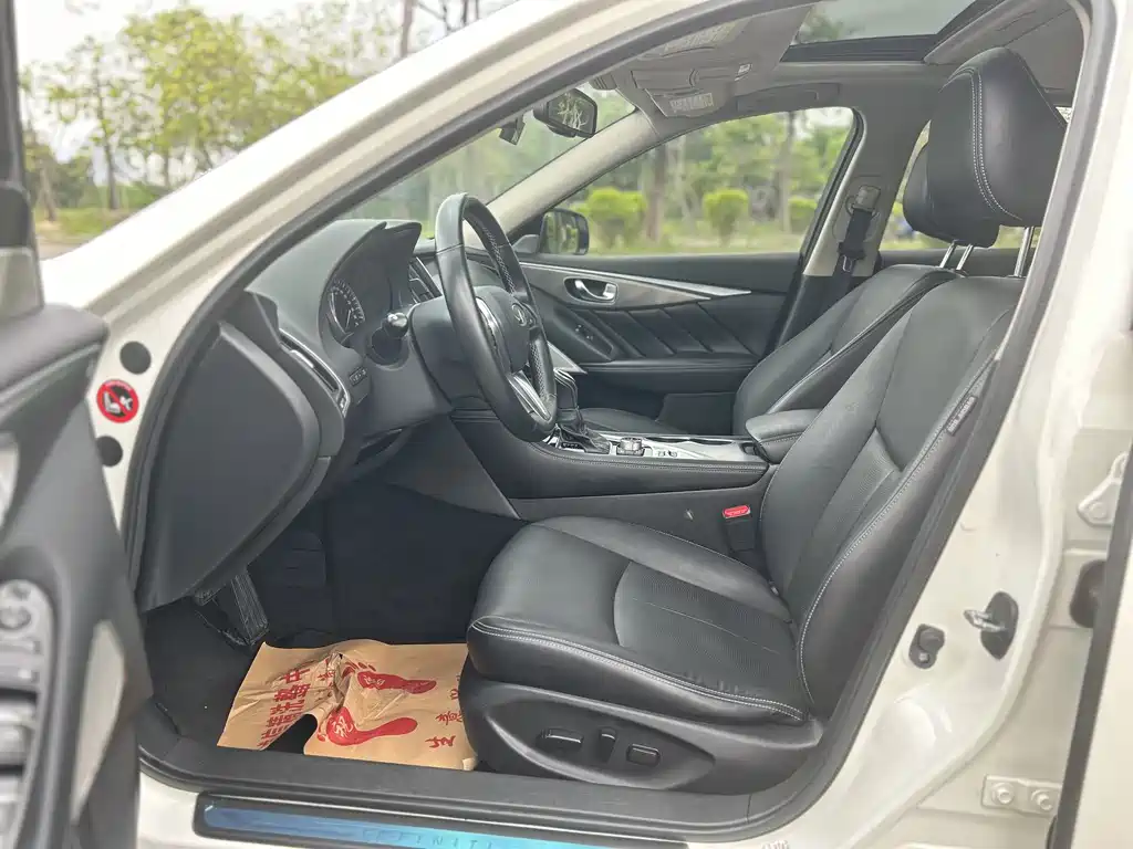 Infiniti Q50 L 2.0 T Progressive Enjoyment CN-VI