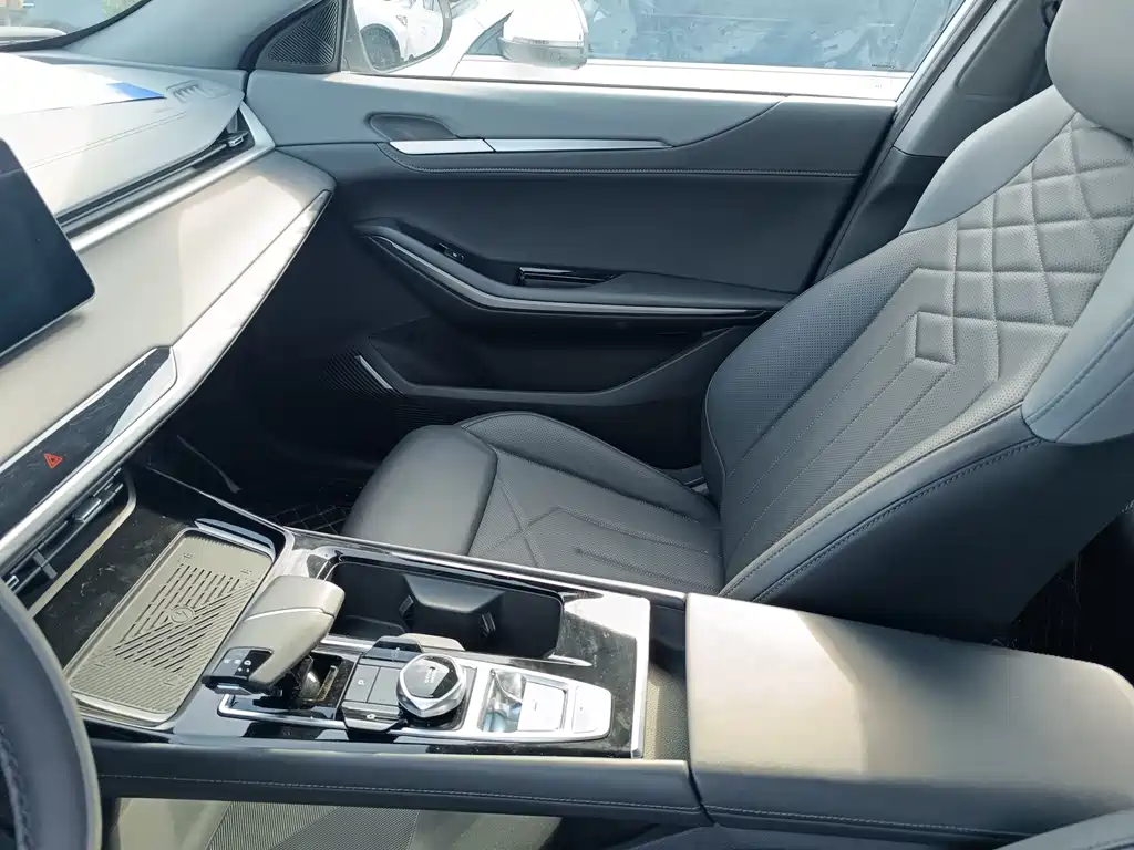 Ruicheng PLUS 1.5 T DCT Luxury