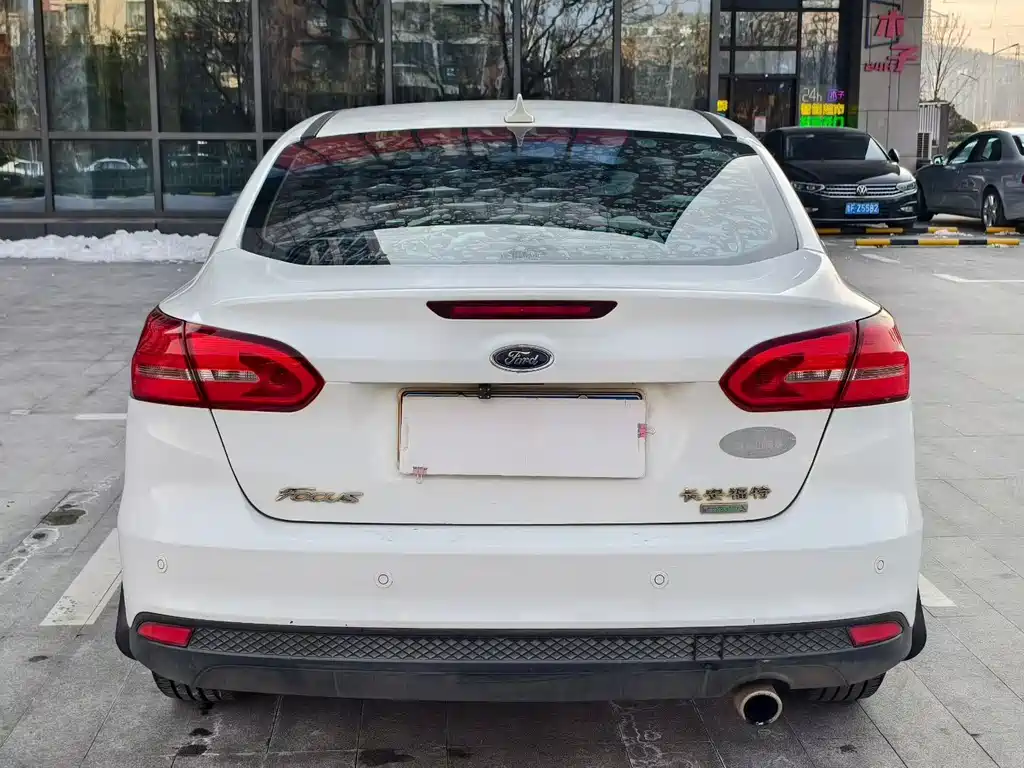 Focus Sedan EcoBoost 180 Auto Elite