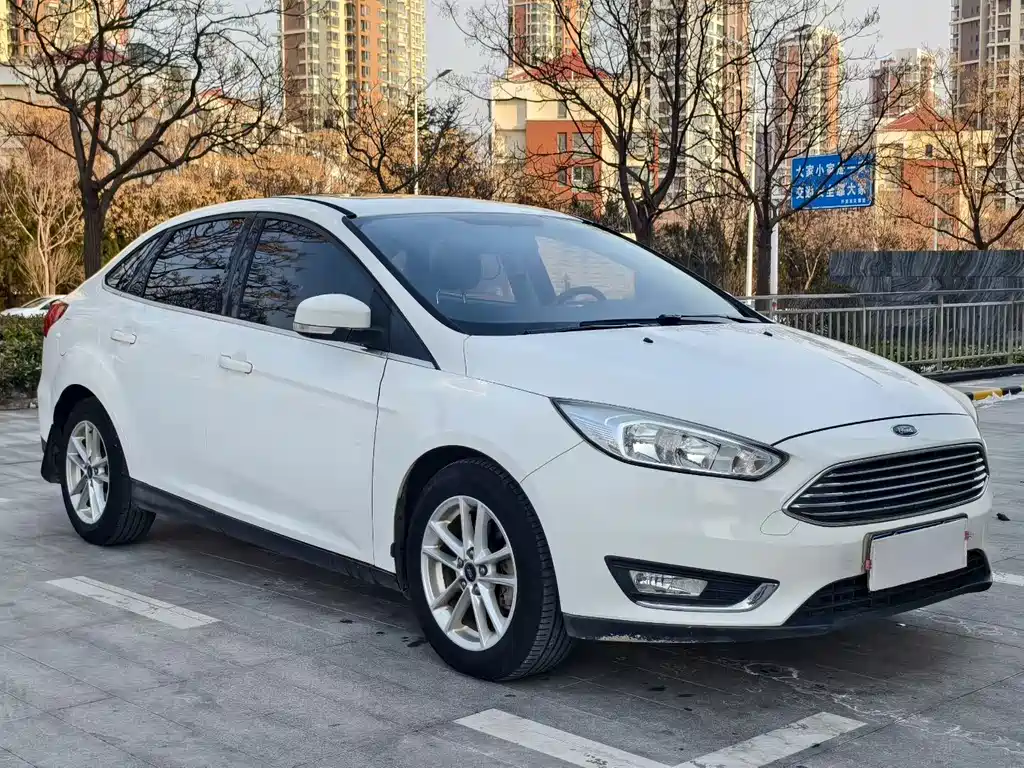Focus Sedan EcoBoost 180 Auto Elite