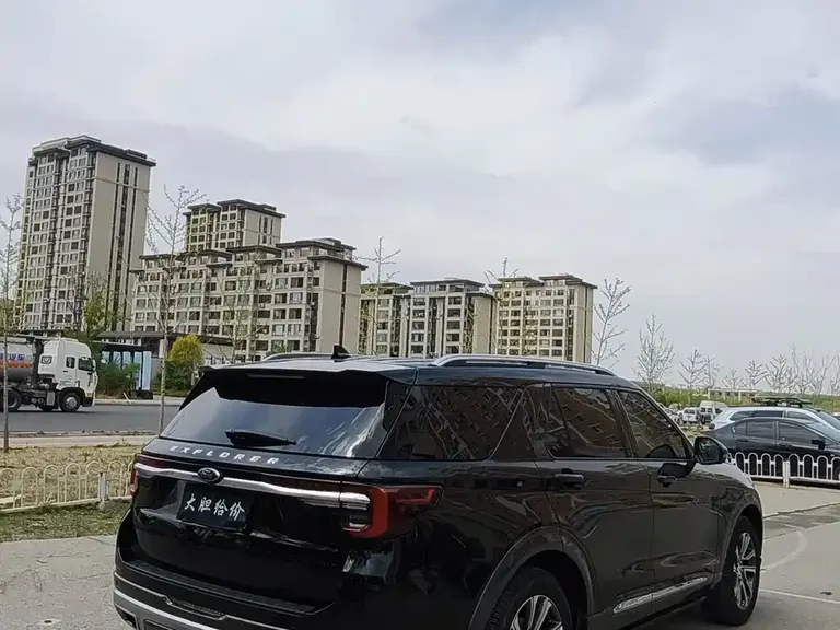 Ford Explorer EcoBoost 285 4 WD Style plus 7-seat