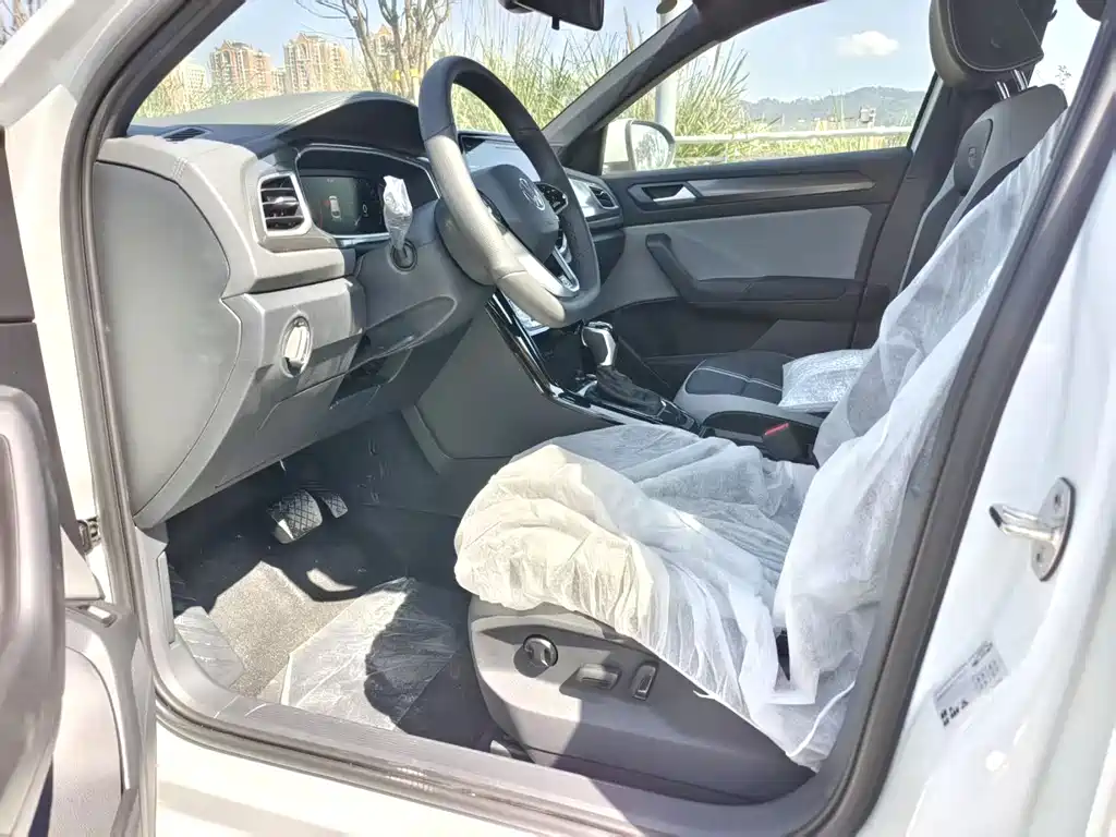 T-ROC 300 TSI DSG 2 WD Starlight