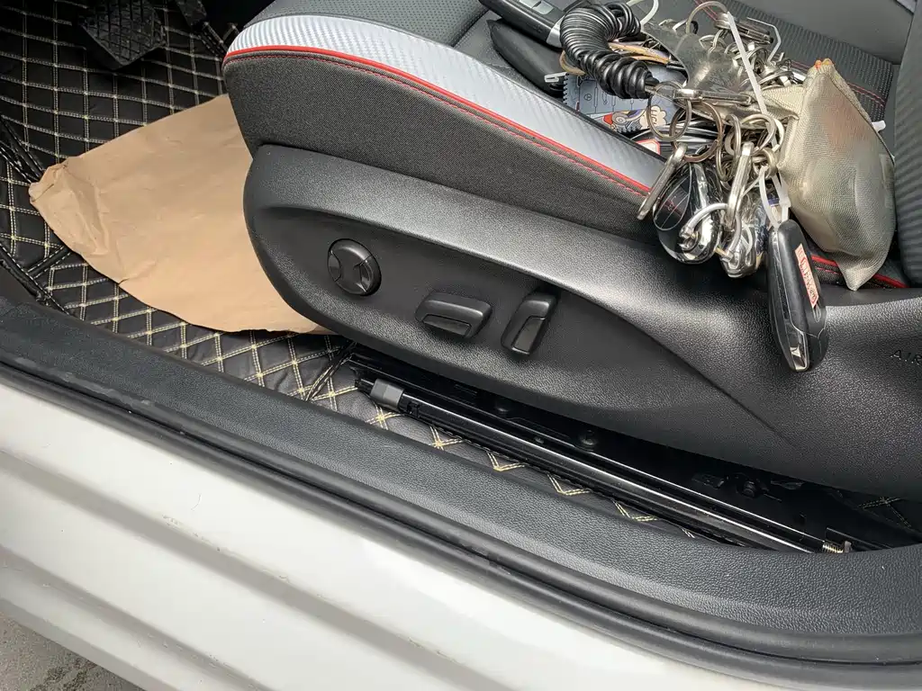 Lamando Lamando L 280 TSI DSG Hot