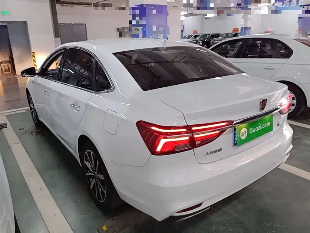 Roewe i6 Classic 20 T Auto Internet Smart Enjoyment