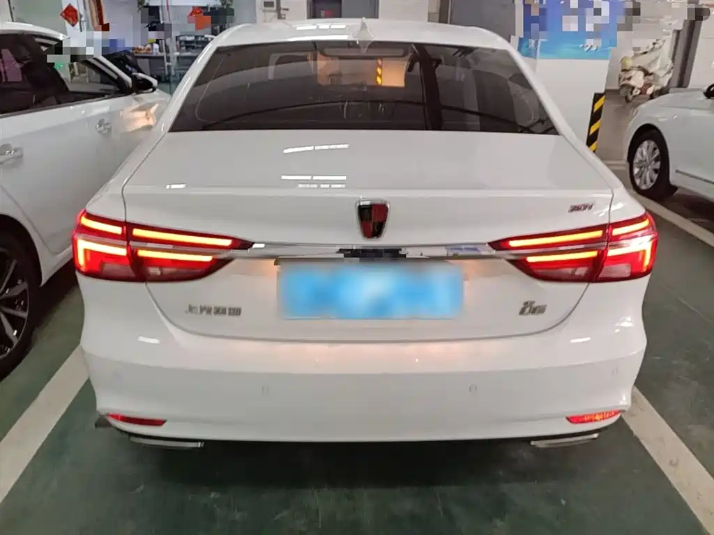 Roewe i6 Classic 20 T Auto Internet Smart Enjoyment