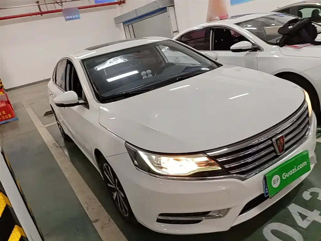 Roewe i6 Classic 20 T Auto Internet Smart Enjoyment