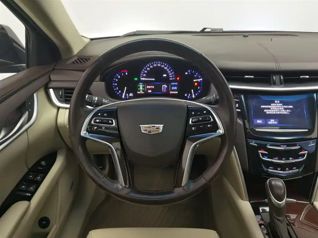 Cadillac XTS 28 T Tech