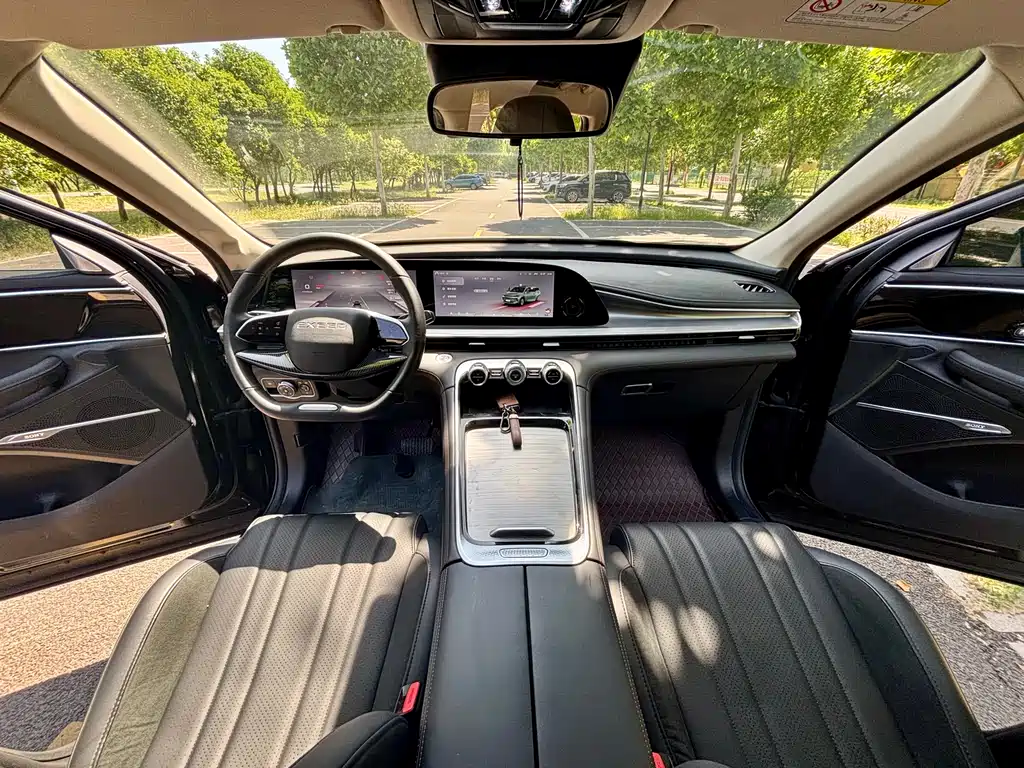 Exeed Lingyun 300 T 2 WD Stellar