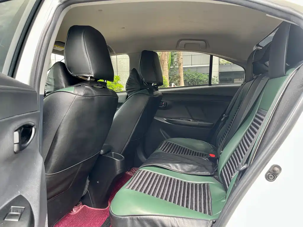 YARiS L Zhixiang 1.5 L CVT Leading