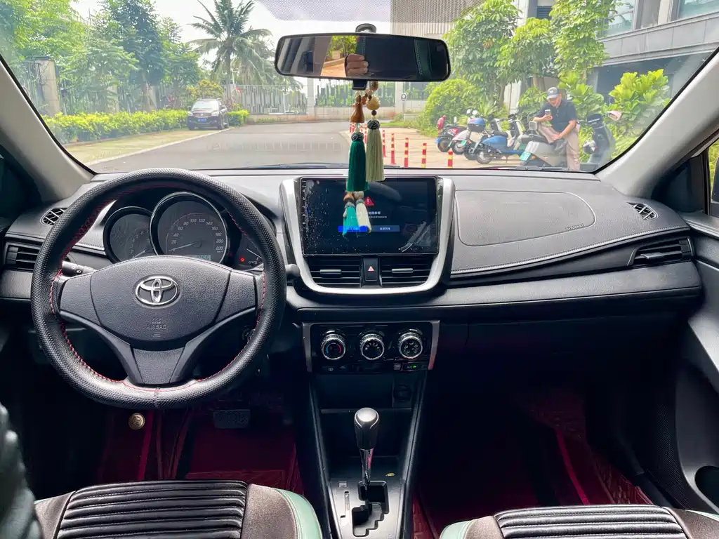 YARiS L Zhixiang 1.5 L CVT Leading
