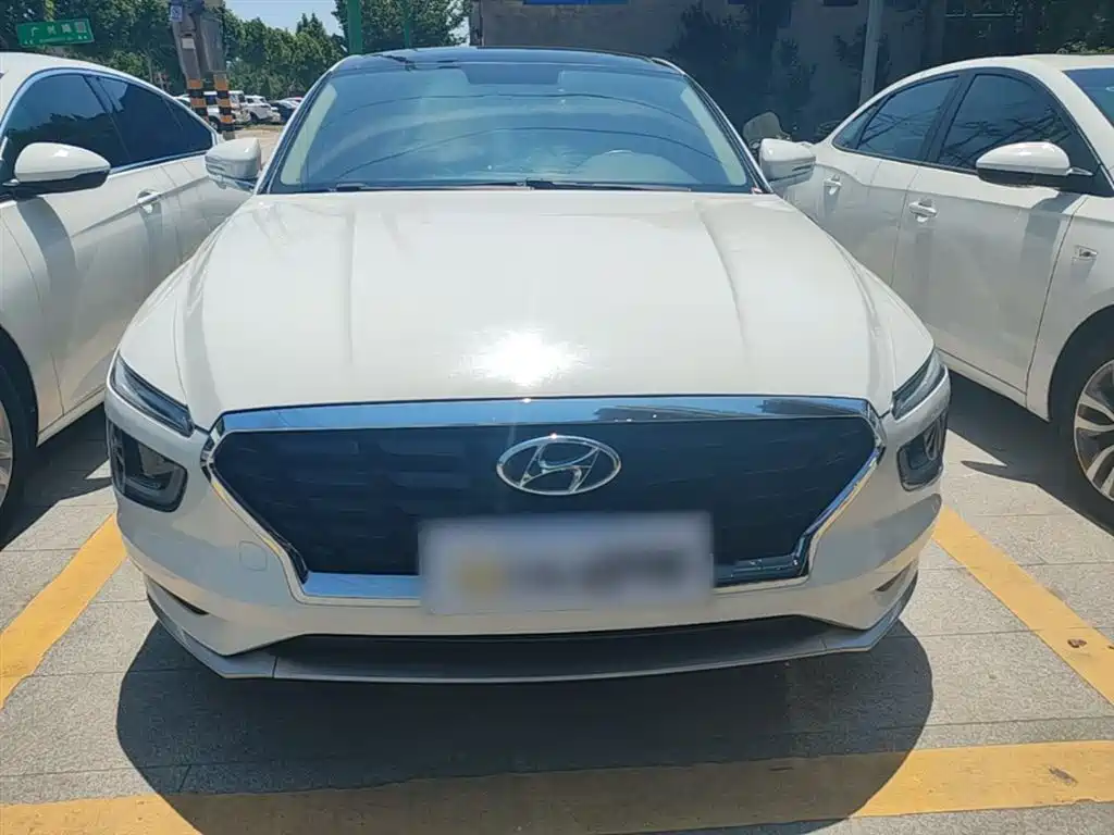 Mistra 1.8 L CVT GLX Elite