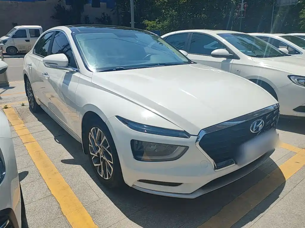 Mistra 1.8 L CVT GLX Elite