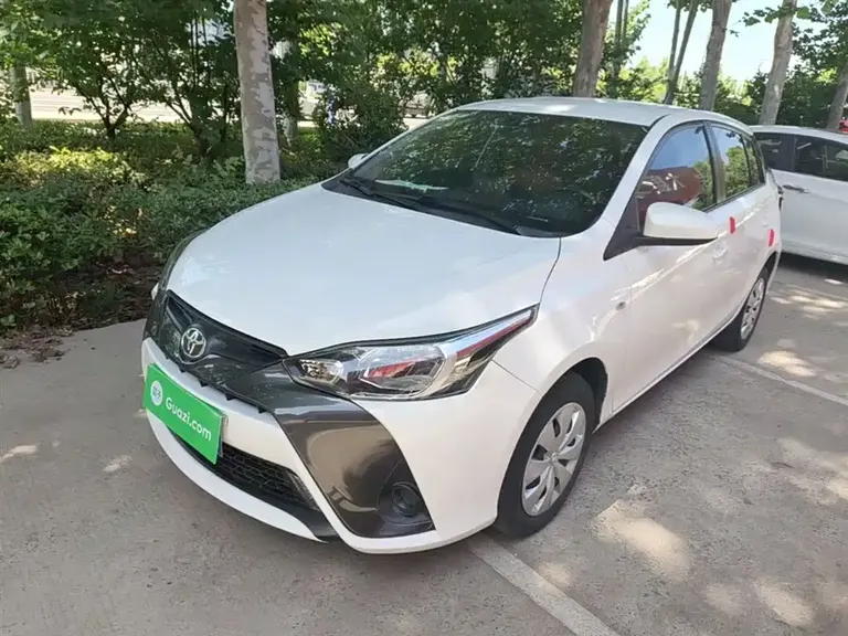 Toyota YARiS L Zhixuan 1.5 L CVT Leading