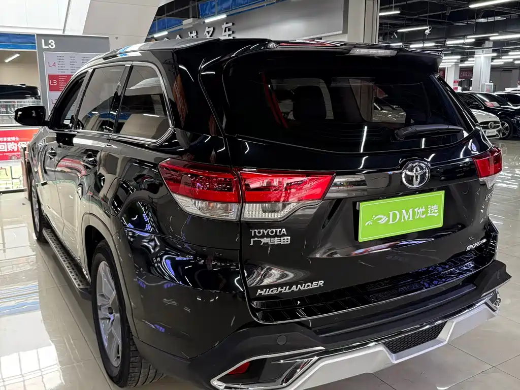 Highlander 2.0 T 4 WD Luxury 7-seat CN-V