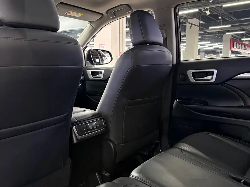 Highlander 2.0 T 4 WD Luxury 7-seat CN-V