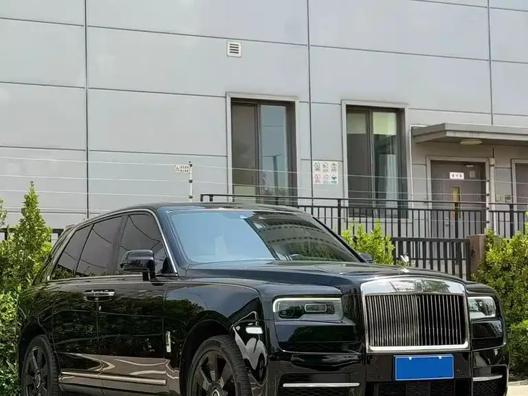 Rolls-Royce Cullinan 4-seat